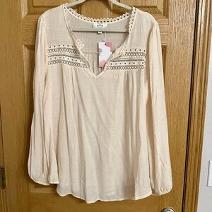 NWT Blu Pepper Brand Women’s Cream Lace Accent Blouse - Size 1X